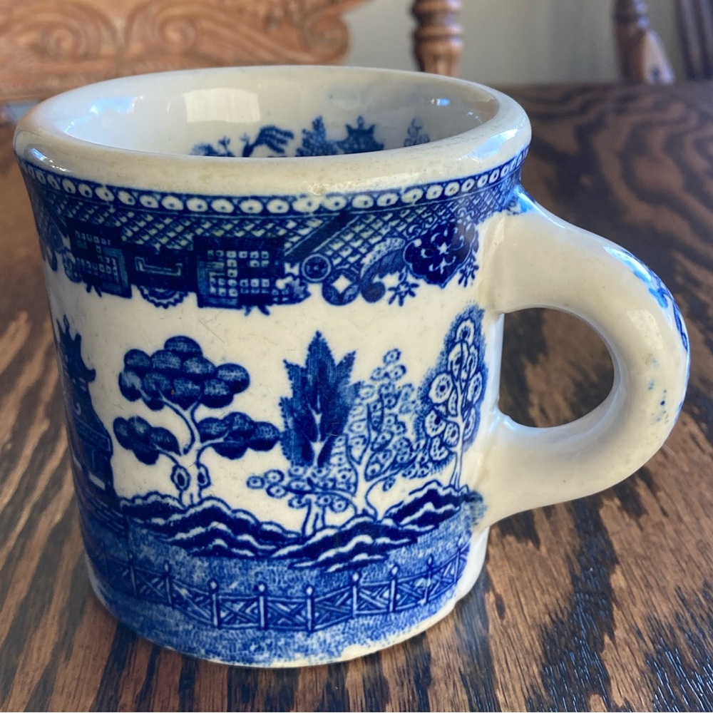 Vintage 1930s Nasco Japan Blue Willow Flow Restaurant Ware Mug 3.5”